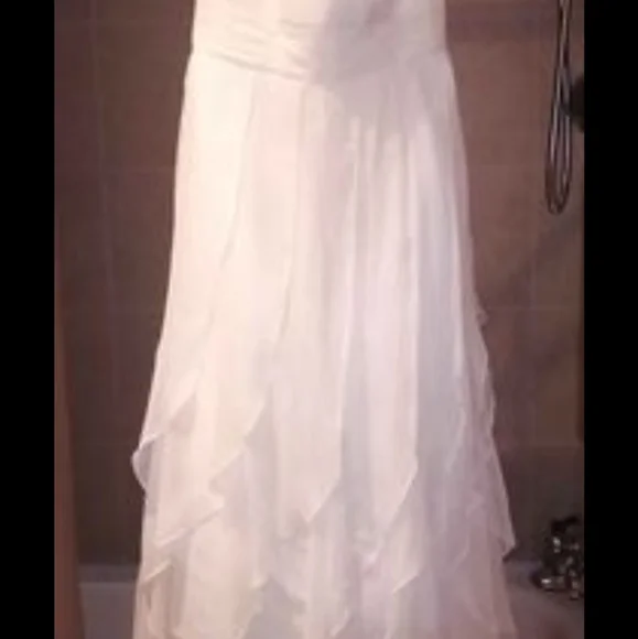 Wedding Dress - Picture 2 of 10